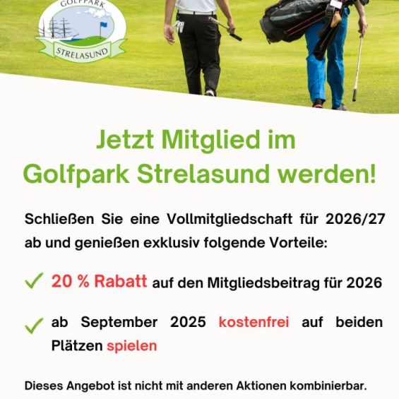 Zwei Golfer laufen auf dem Golfplatz