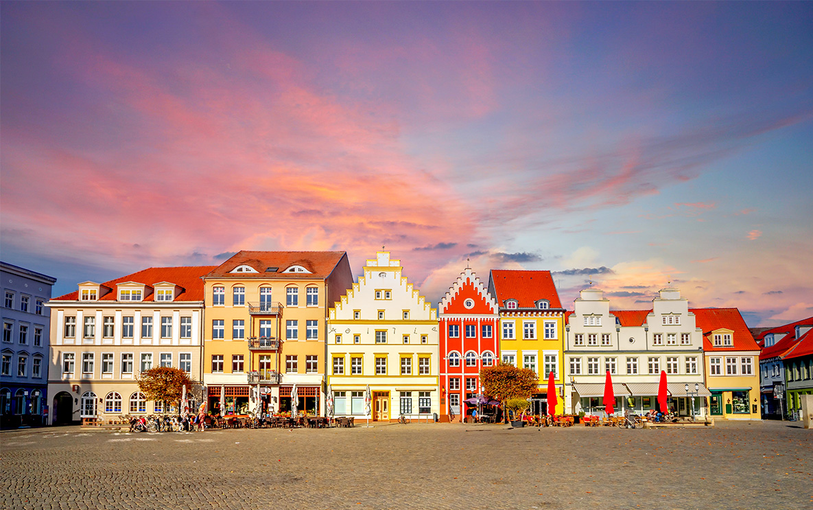 Die Hansestadt Greifswald ist in nur einer halben Stunde vom Golfpark Strelasund aus erreichbar.