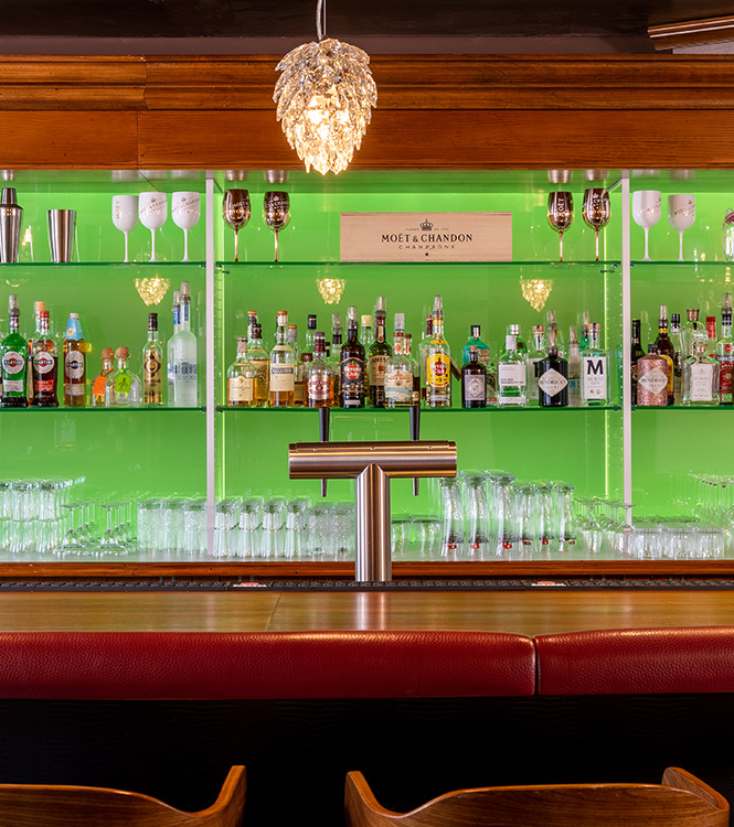 Bar Annas Eck und Raucherlounge im Golfpark Strelasund