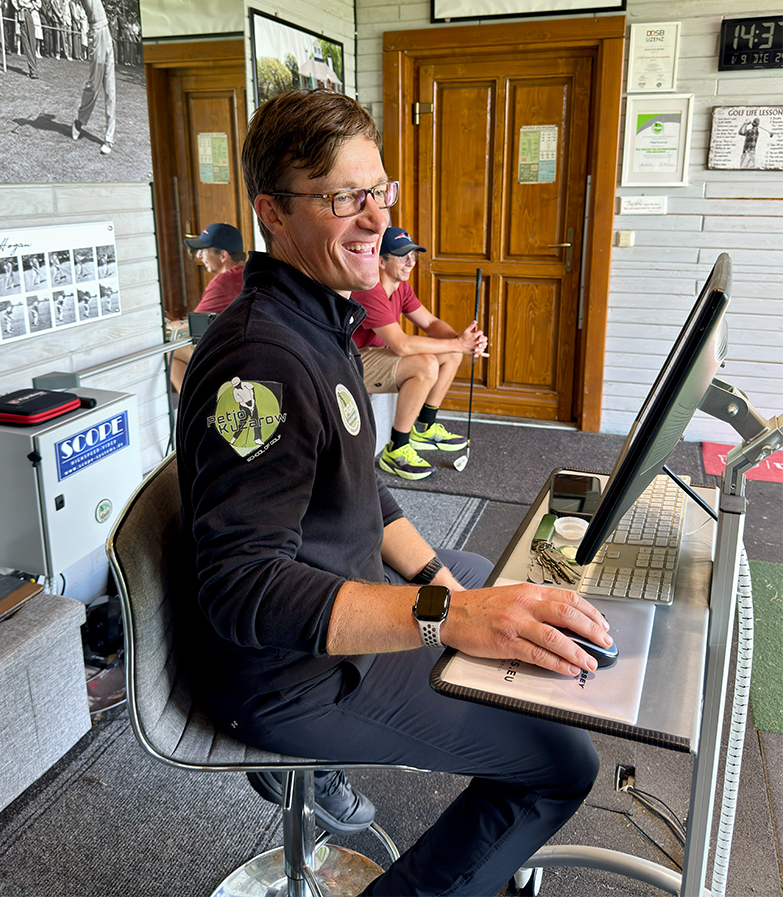 Petjo Kuzarow in der Scope Hütte beim Training