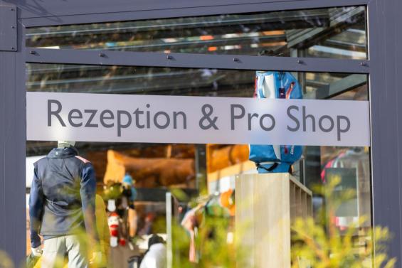 Logoware in unserem Pro-Shop*